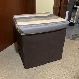 Striped storage cube